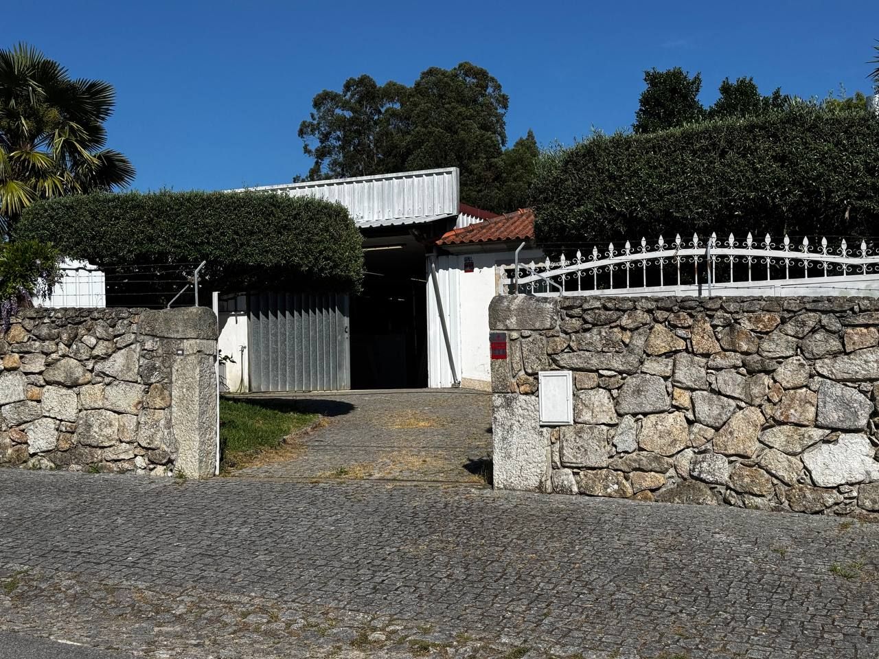 Entrada da nossa oficina em Aldreu, Barcelos